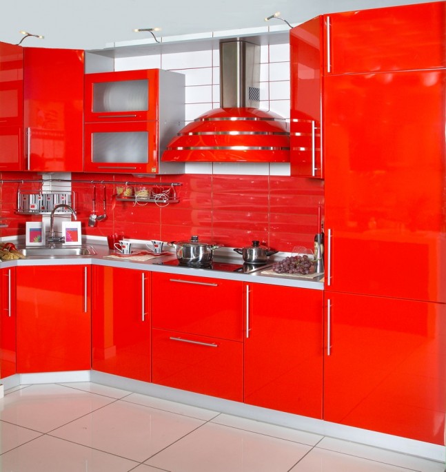 Красная кухня — яркое, стильное и современное помещение для энергичных людей
