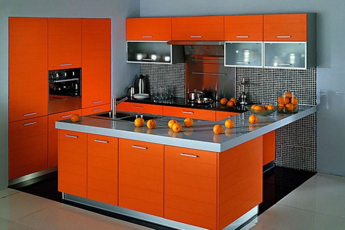 Оранжевые кухни: особенности цветовых комбинаций для энергичных интерьеров