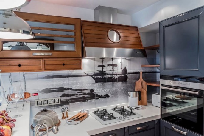 Кухня в морском стиле (24 фото): как выглядит кухонное оформление