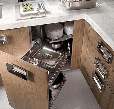 Мебель для кухонь в стиле хай-тек обладает максимальной функциональностью