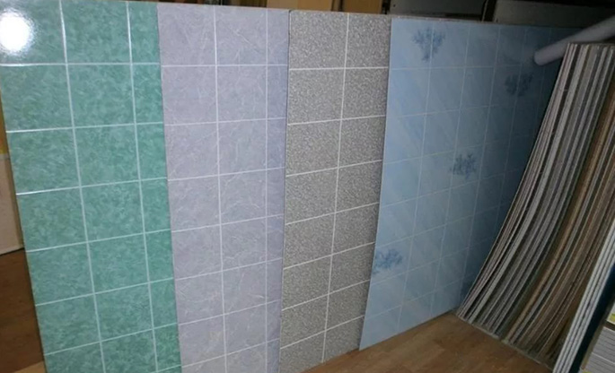 Листовые панели для стен являются наиболее удобными в монтаже, поскольку один такой лист способен покрыть сразу большую площадь